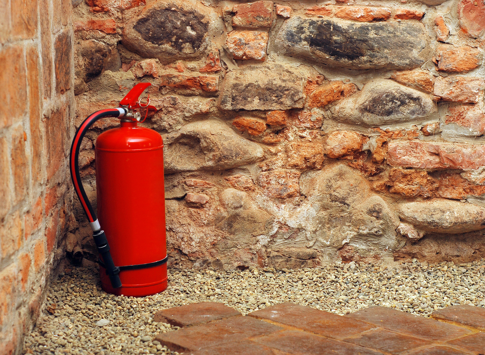 בדיקת מטפים בגבעת שמואל