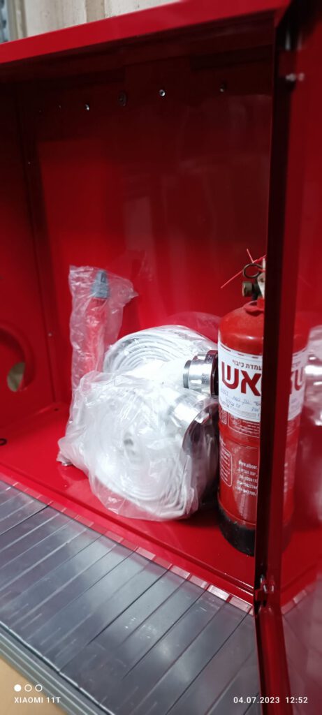 החלפת מטפים בבניין משותף