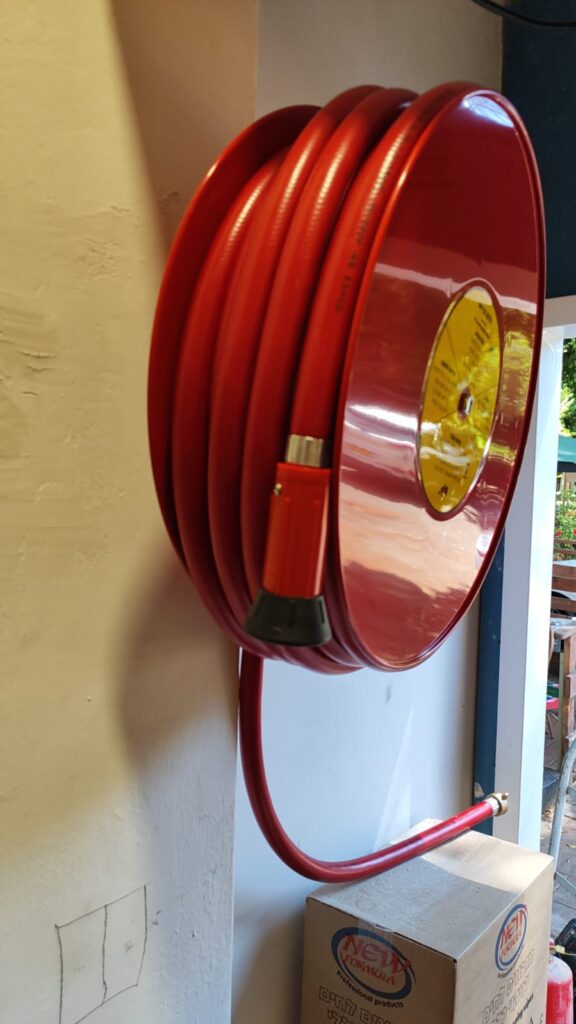 מבקר מטפים לבדיקת מטפים