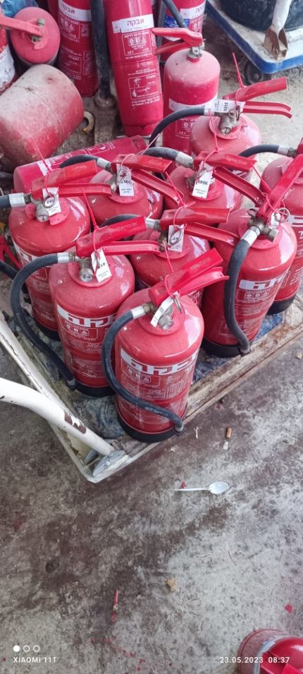 מילוי ובדיקת מטפים בעסק